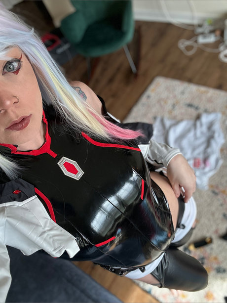 Naakte gelekte OnlyFans-foto van Creep Queen Cosplay
