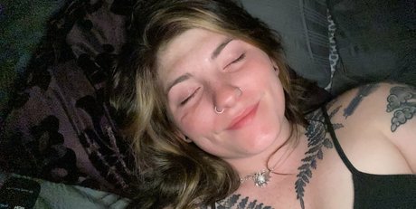 Naakte gelekte OnlyFans-foto van Thevirgobabyx