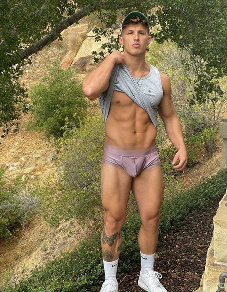 Naakte gelekte OnlyFans-foto van Rippedshow