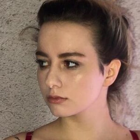Naakte gelekte OnlyFans-foto van Suzana Zvonar
