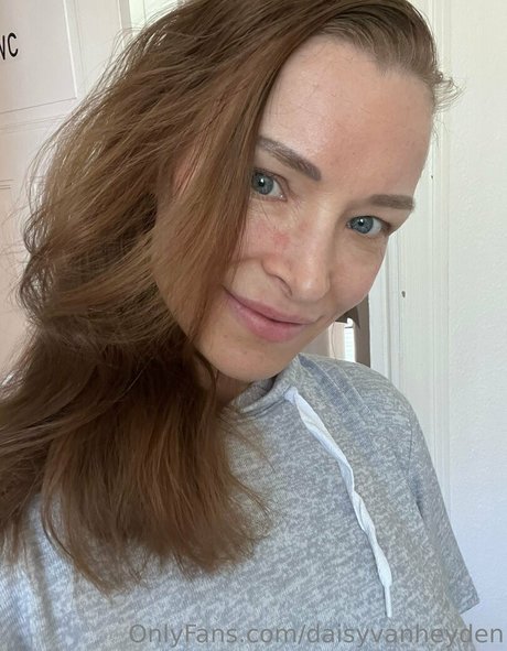 Naakte gelekte OnlyFans-foto van Daisyvanheyden