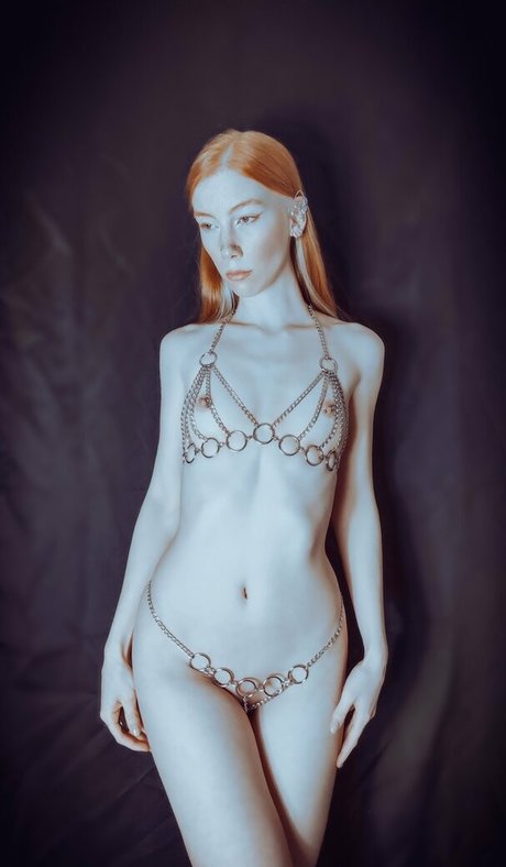 Naakte gelekte OnlyFans-foto van Nicia Unlovelier