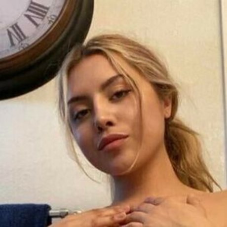 Naakte gelekte OnlyFans-foto van Stonecoldbrianna
