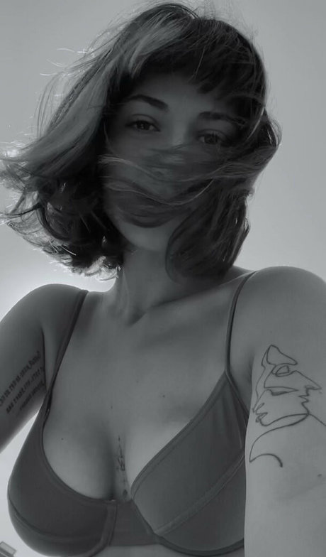 Naakte gelekte OnlyFans-foto van Agentgirl20