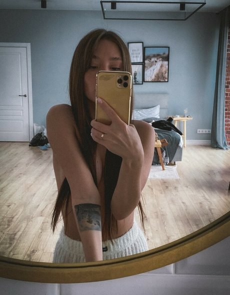 Naakte gelekte OnlyFans-foto van Anastasia Steklova