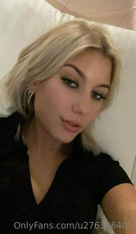 Naakte gelekte OnlyFans-foto van Babyyzoeyy