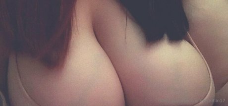Naakte gelekte OnlyFans-foto van Callmecaitlin17
