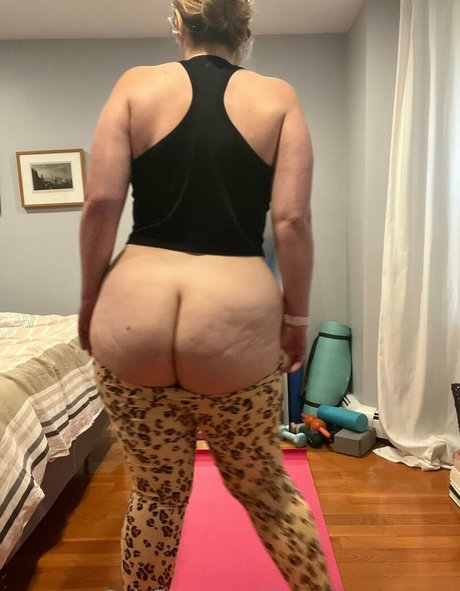 Naakte gelekte OnlyFans-foto van Thetaxaccountant