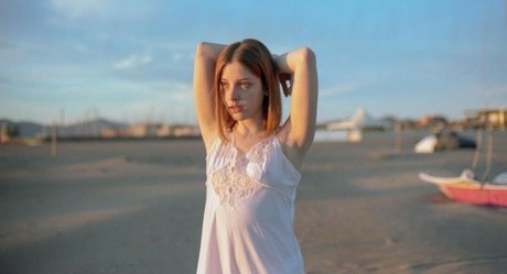 Naakte gelekte OnlyFans-foto van Agnese Innocente