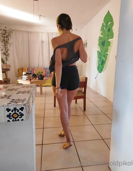 Naakte gelekte OnlyFans-foto van Goldpikol