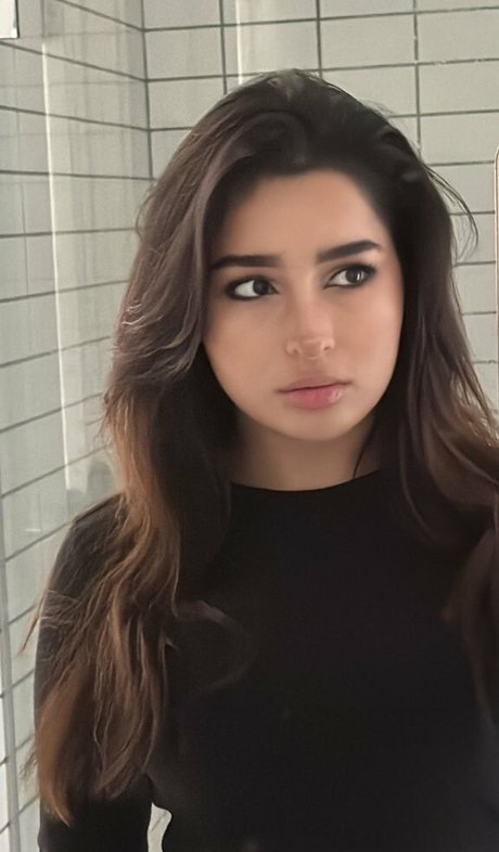 Naakte gelekte OnlyFans-foto van Rachel Raiychu