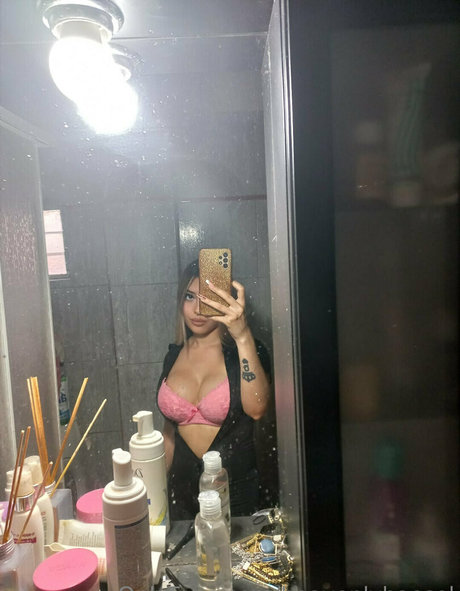 Naakte gelekte OnlyFans-foto van Heavenlyhaesel