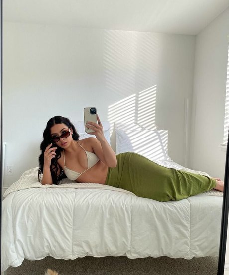 Naakte gelekte OnlyFans-foto van Melissa Estrella