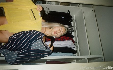 EvaElfie