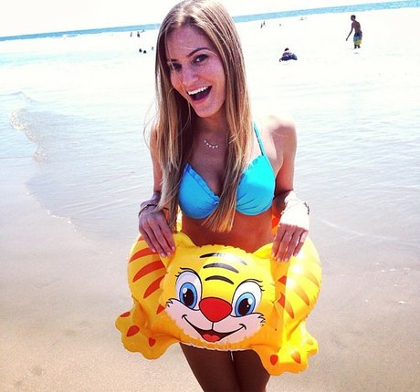 Naakte gelekte OnlyFans-foto van Ijustine