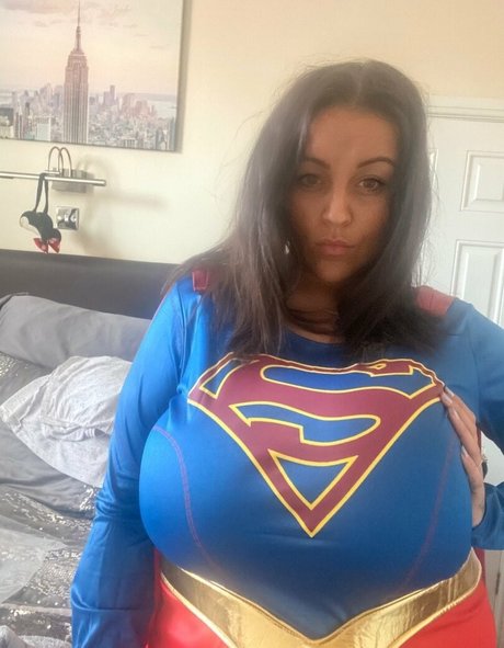Naakte gelekte OnlyFans-foto van Terrijaneofficial