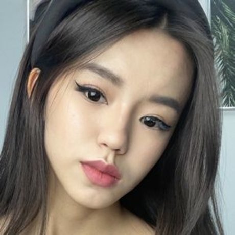 Naakte gelekte OnlyFans-foto van Misslunacutie