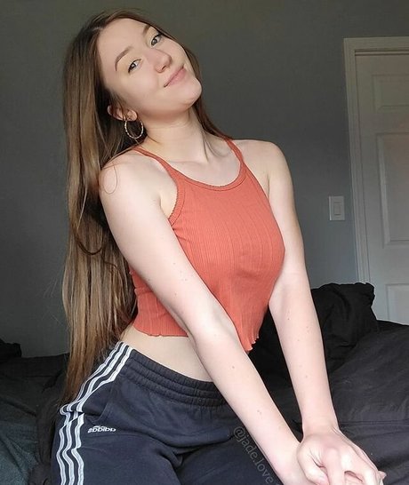 Naakte gelekte OnlyFans-foto van Jadelove