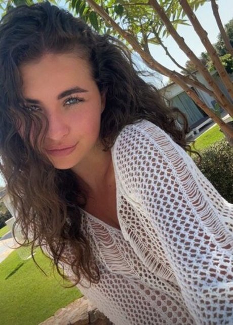 Naakte gelekte OnlyFans-foto van Annika