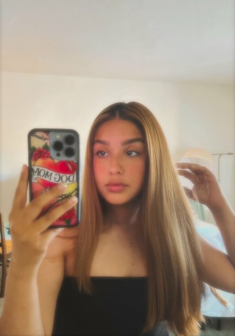 Naakte gelekte OnlyFans-foto van Cashslvt