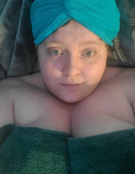 Naakte gelekte OnlyFans-foto van Ssbbwdaisyfree