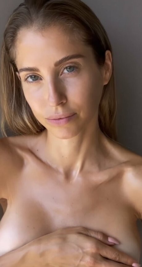 Naakte gelekte OnlyFans-foto van Cathy Hummels