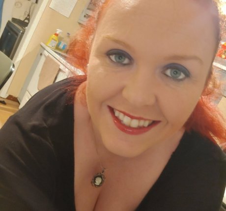 Naakte gelekte OnlyFans-foto van Vintagewitchteaze