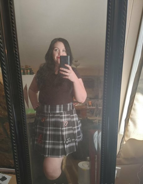 Naakte gelekte OnlyFans-foto van Vintagewitchteaze