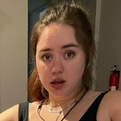 Naakte gelekte OnlyFans-foto van Snackupjackie