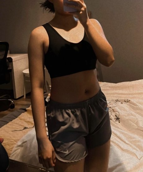 Naakte gelekte OnlyFans-foto van Queenbaddii