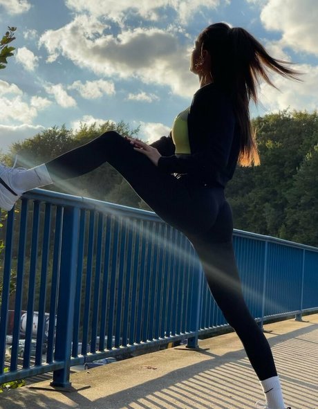 Naakte gelekte OnlyFans-foto van Leniyoungofficial