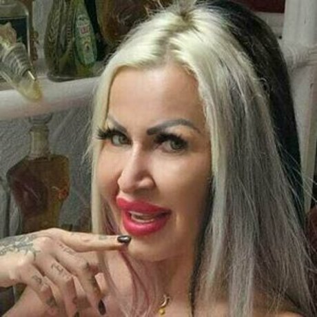 Naakte gelekte OnlyFans-foto van Costbaby
