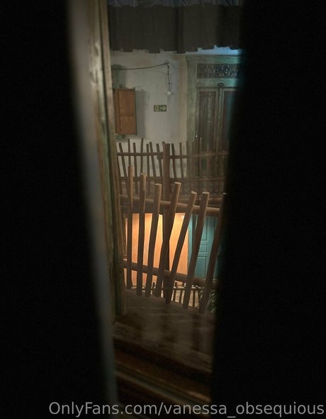 Vanessa_obsequious