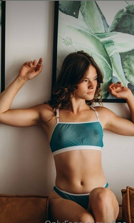 Naakte gelekte OnlyFans-foto van Afina