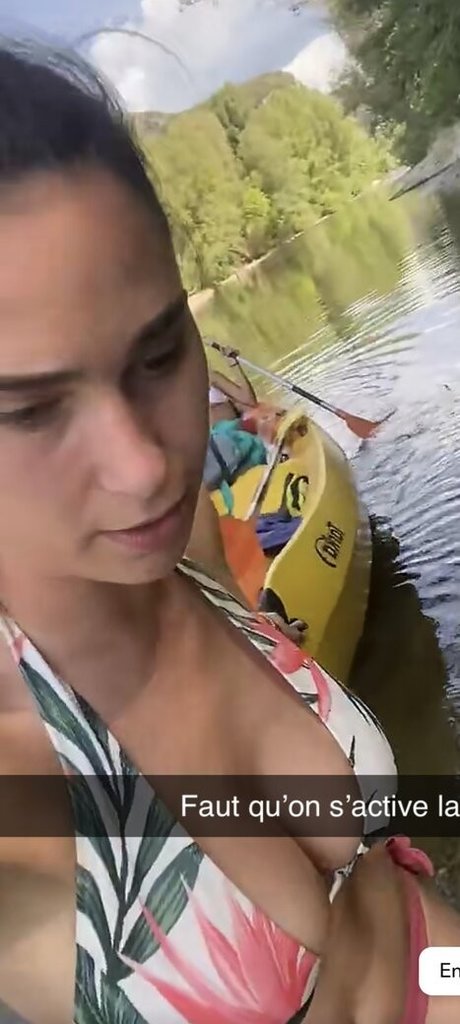 Naakte gelekte OnlyFans-foto van Laura Petard