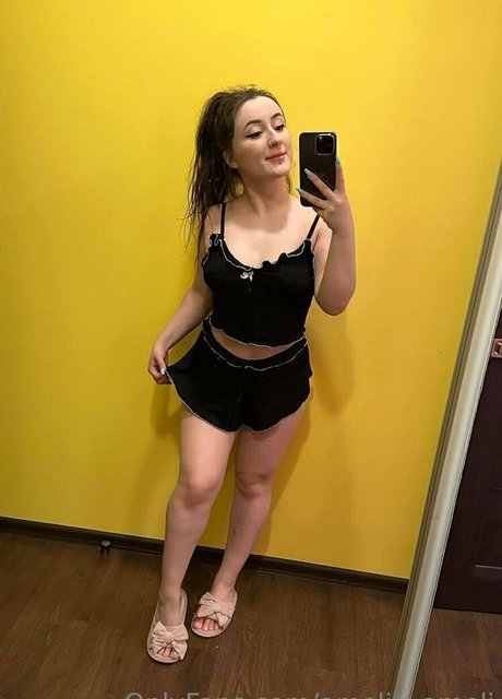Naakte gelekte OnlyFans-foto van Ameliaameli
