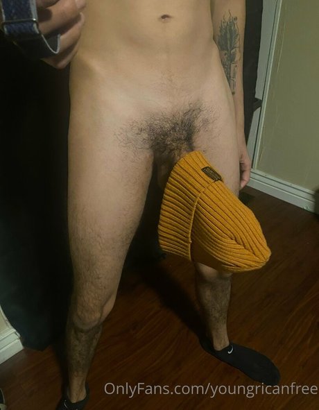 Naakte gelekte OnlyFans-foto van Youngricanfree