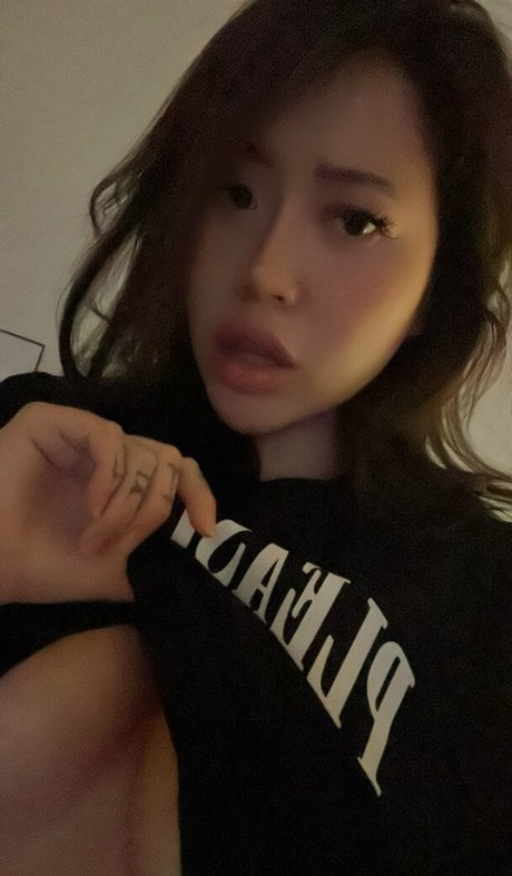 Naakte gelekte OnlyFans-foto van Heidikinnns