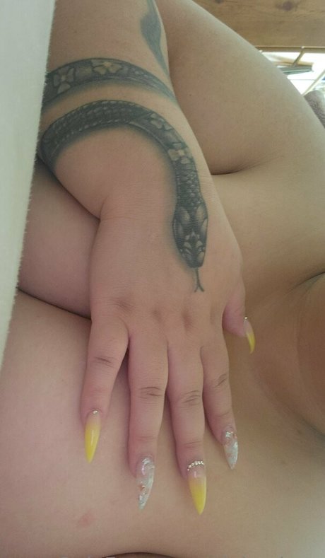 Naakte gelekte OnlyFans-foto van Pinkpolaaa
