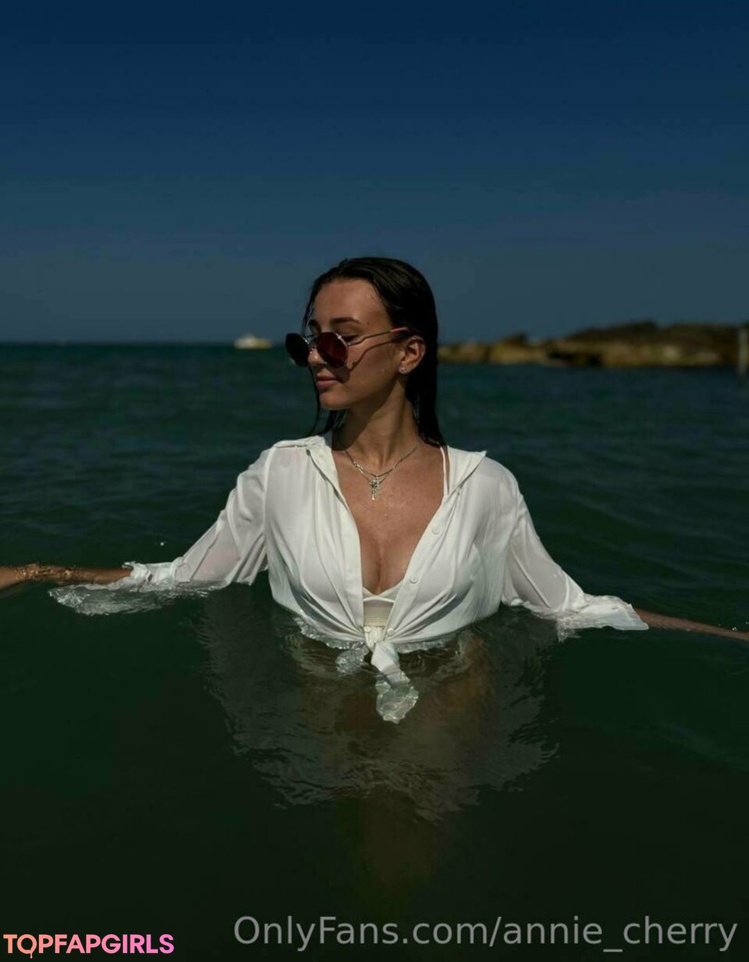 Naakte gelekte OnlyFans-foto van Anniecherry #16 Naakte gelekte OnlyFans-foto van Anniecherry #16