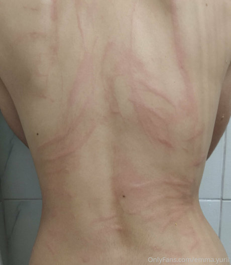 Naakte gelekte OnlyFans-foto van Emmajh