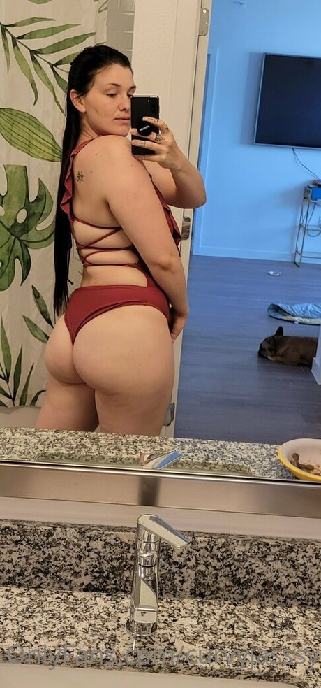 Curvyjasssy