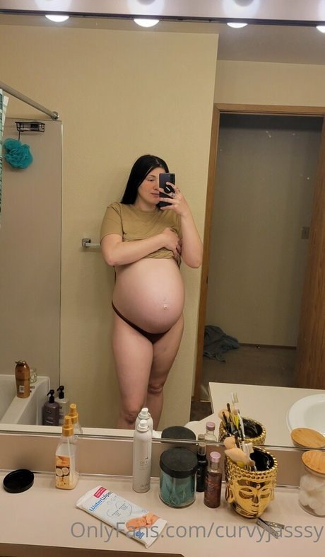 Curvyjasssy