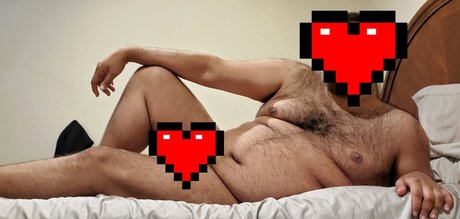 Naakte gelekte OnlyFans-foto van Novadesi
