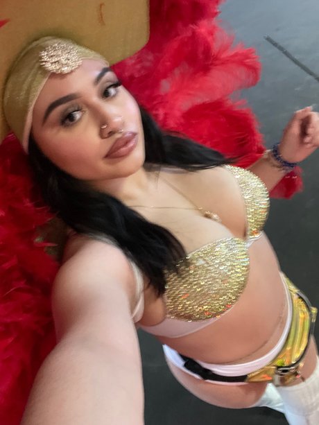Naakte gelekte OnlyFans-foto van Sofia