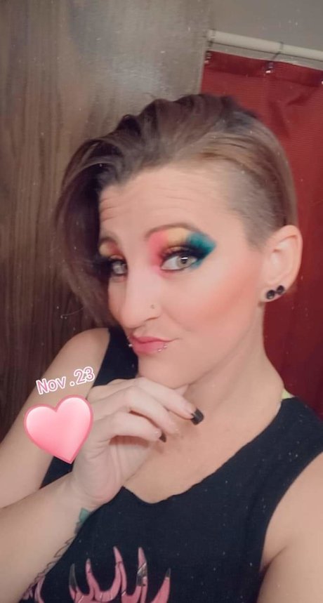 Naakte gelekte OnlyFans-foto van Amy