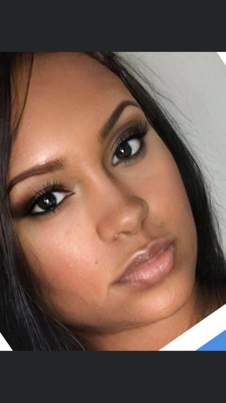 Naakte gelekte OnlyFans-foto van Chi