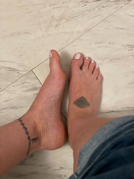 Naakte gelekte OnlyFans-foto van Amber Amour