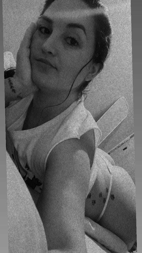 Naakte gelekte OnlyFans-foto van Alexa Sweet Pussy 