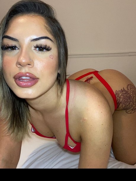 Naakte gelekte OnlyFans-foto van Notonlymiki